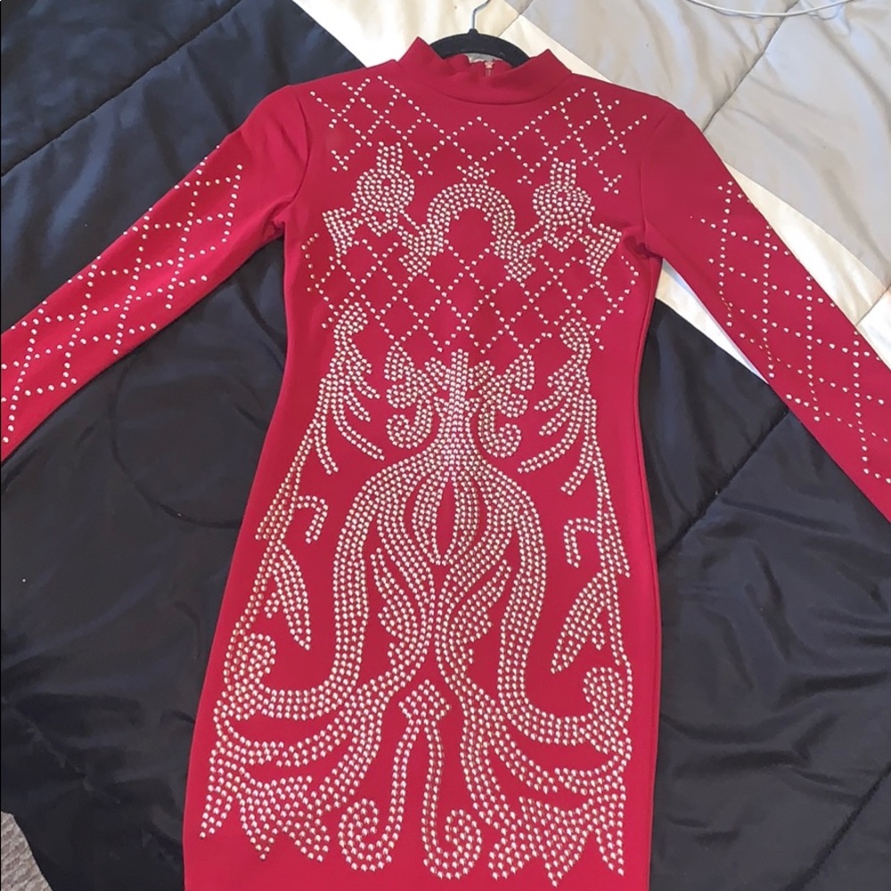 Long sleeve red dress with stones